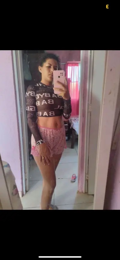 Safadinha da SHEIN de roupa transparente cover image