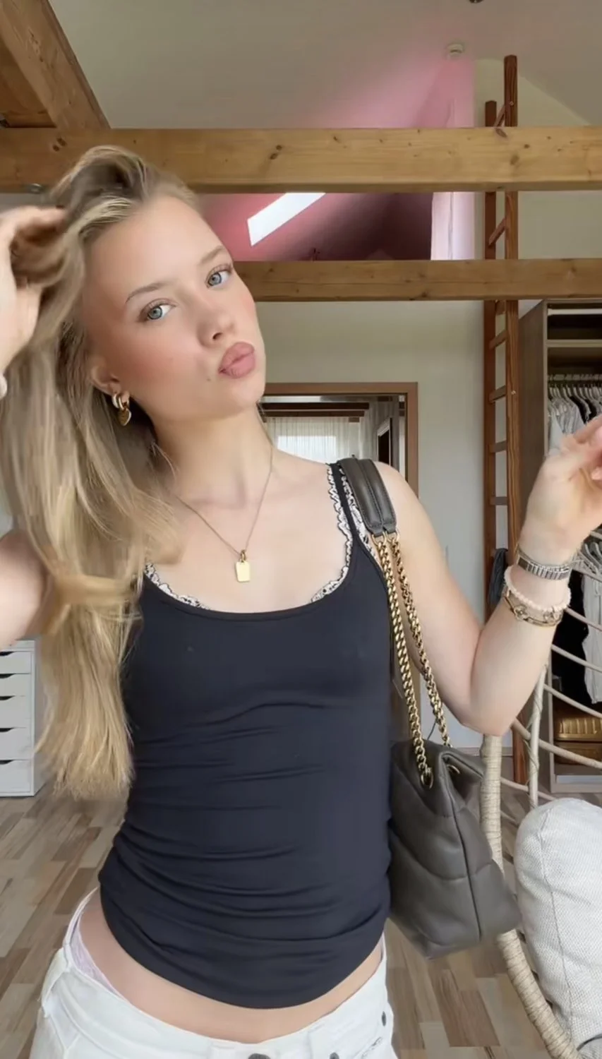 Young Teen with small tits | janalibra main image