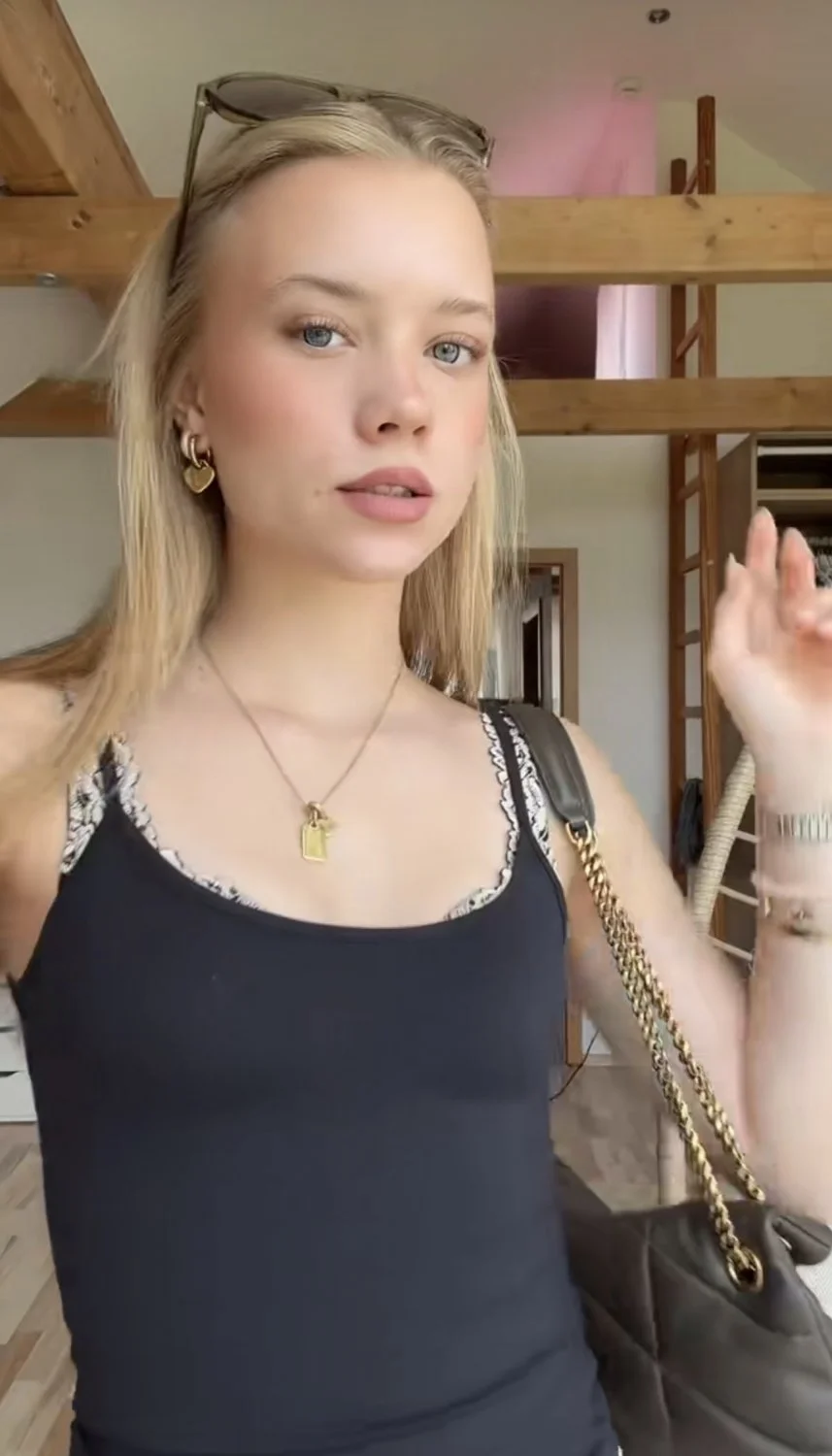 Young Teen with small tits | janalibra image 8