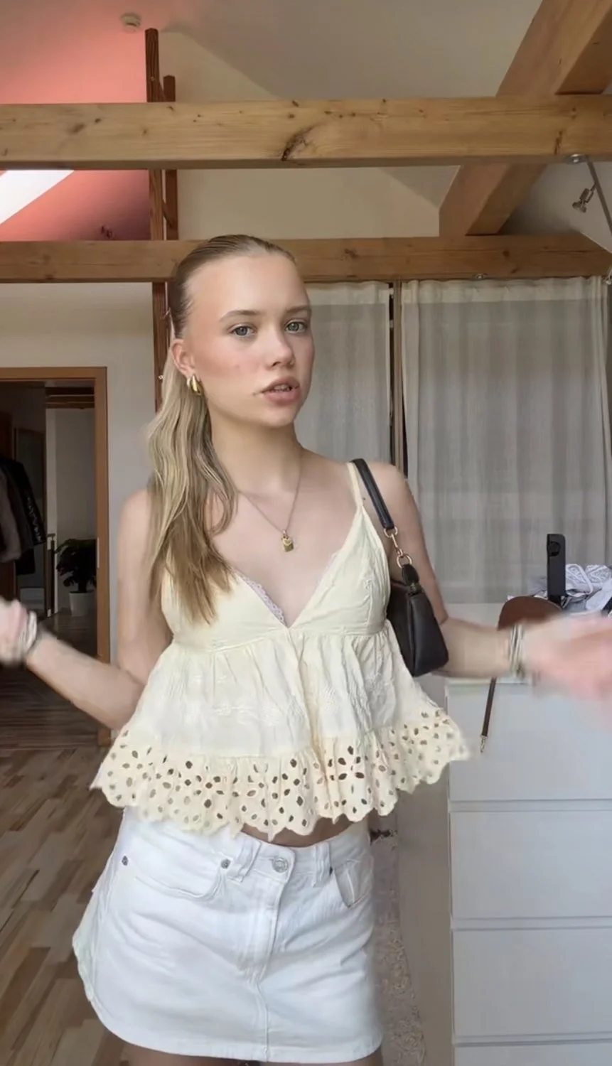 Young Teen with small tits | janalibra image 9
