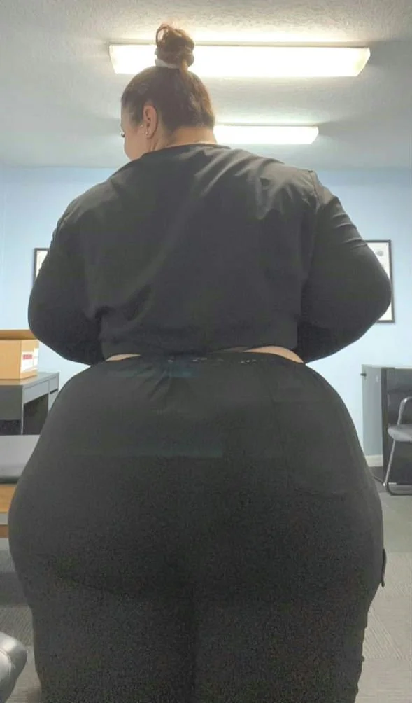 Thickhloe Folder 📂 image 1