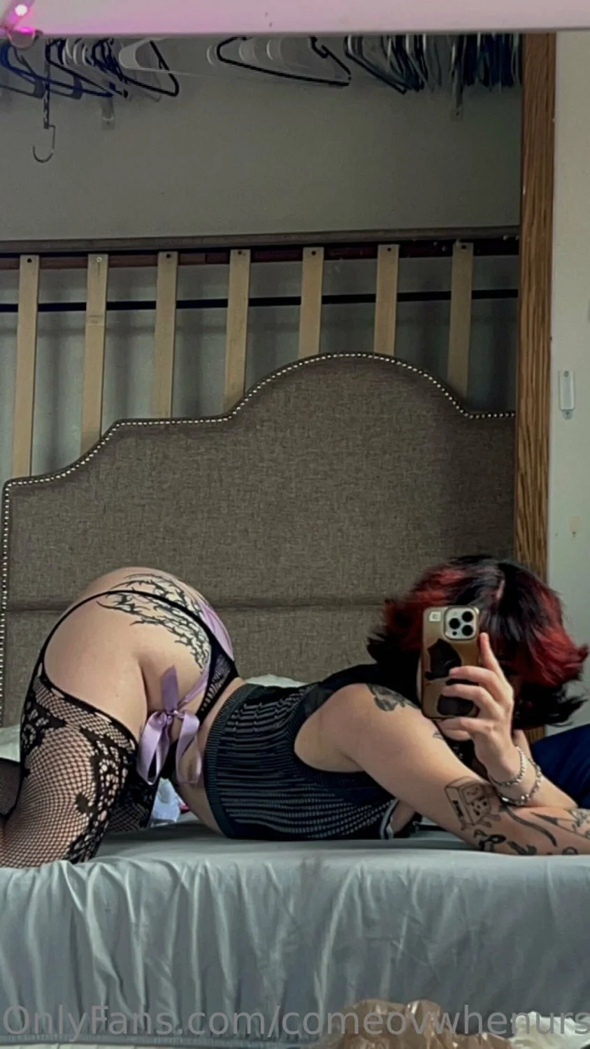 Goth whore 🥵 image 6