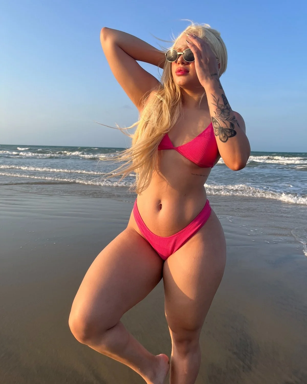 Putas aleatorias gostosas da internet totalmente expostas image 24