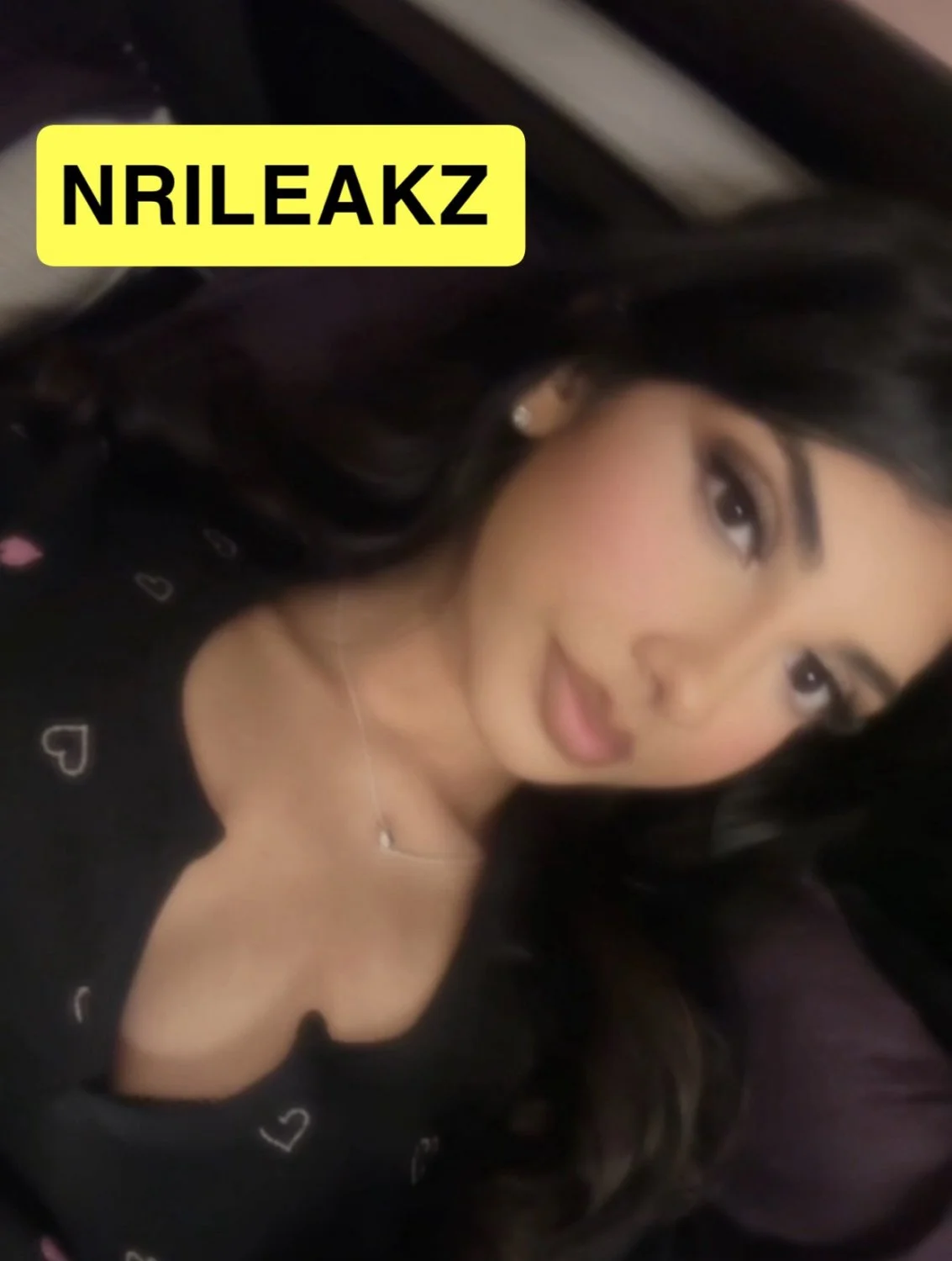 Sexy Indian NRI tits leaked😍🤤😍 main image
