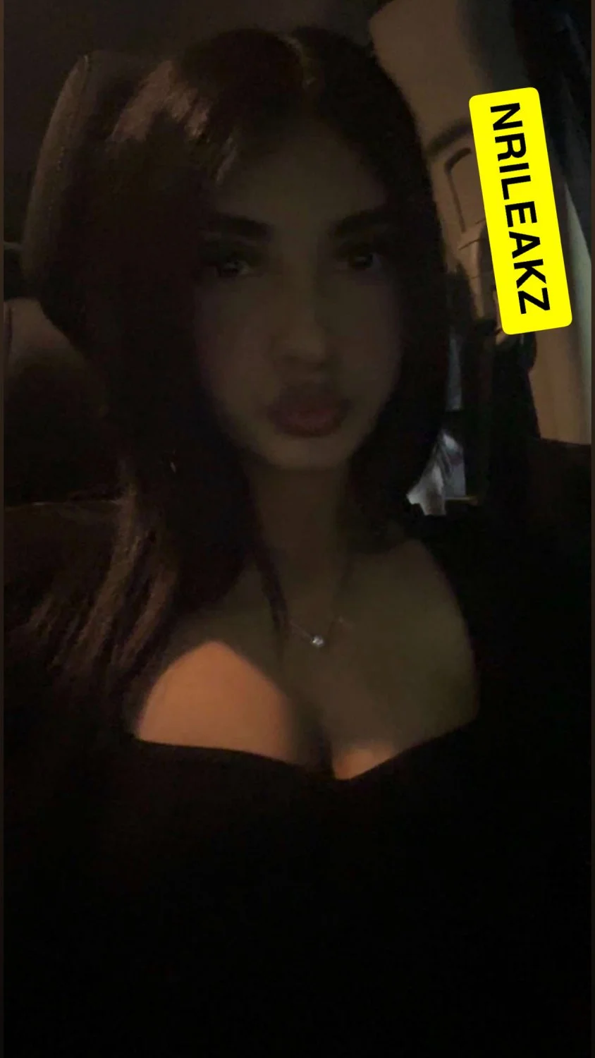 Sexy Indian NRI tits leaked😍🤤😍 image 3