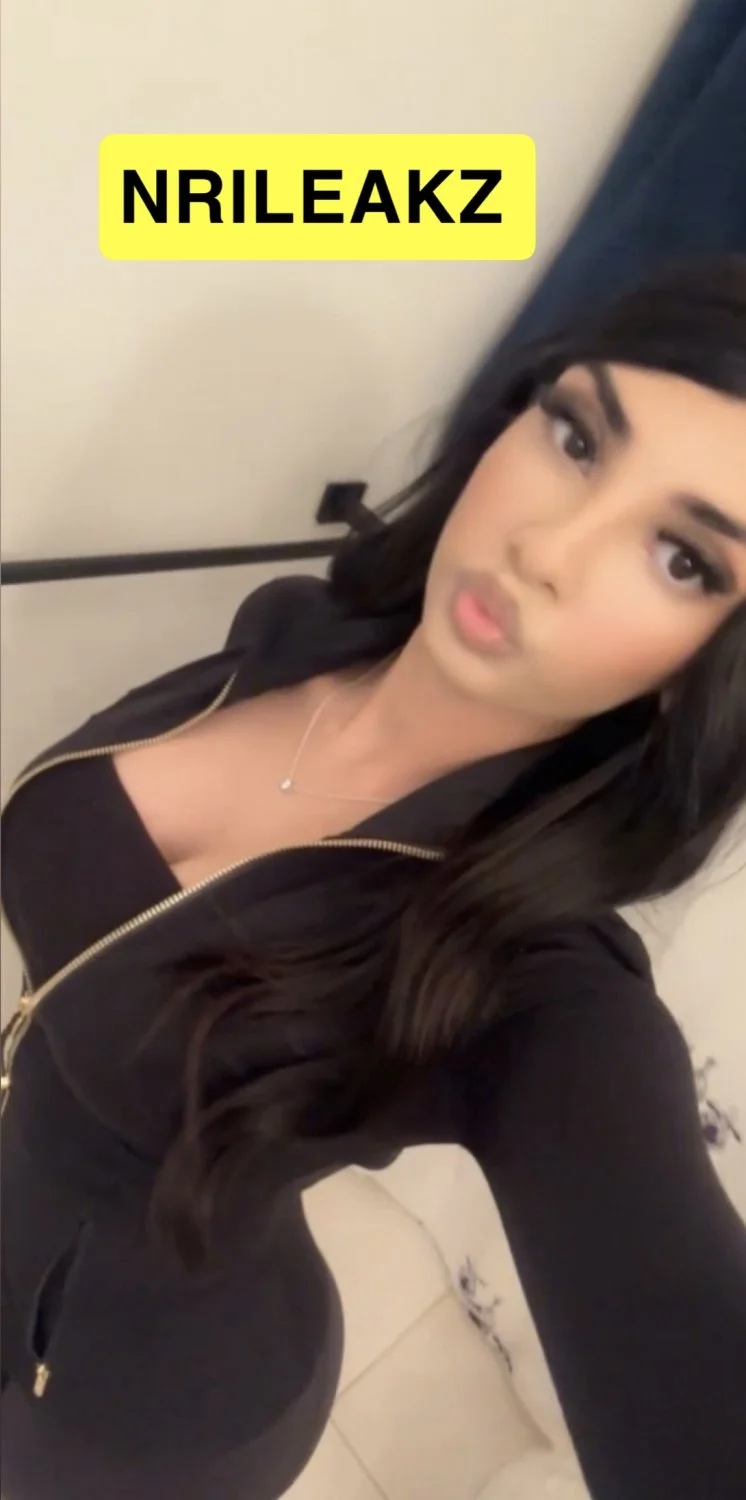 Sexy Indian NRI tits leaked😍🤤😍 image 8