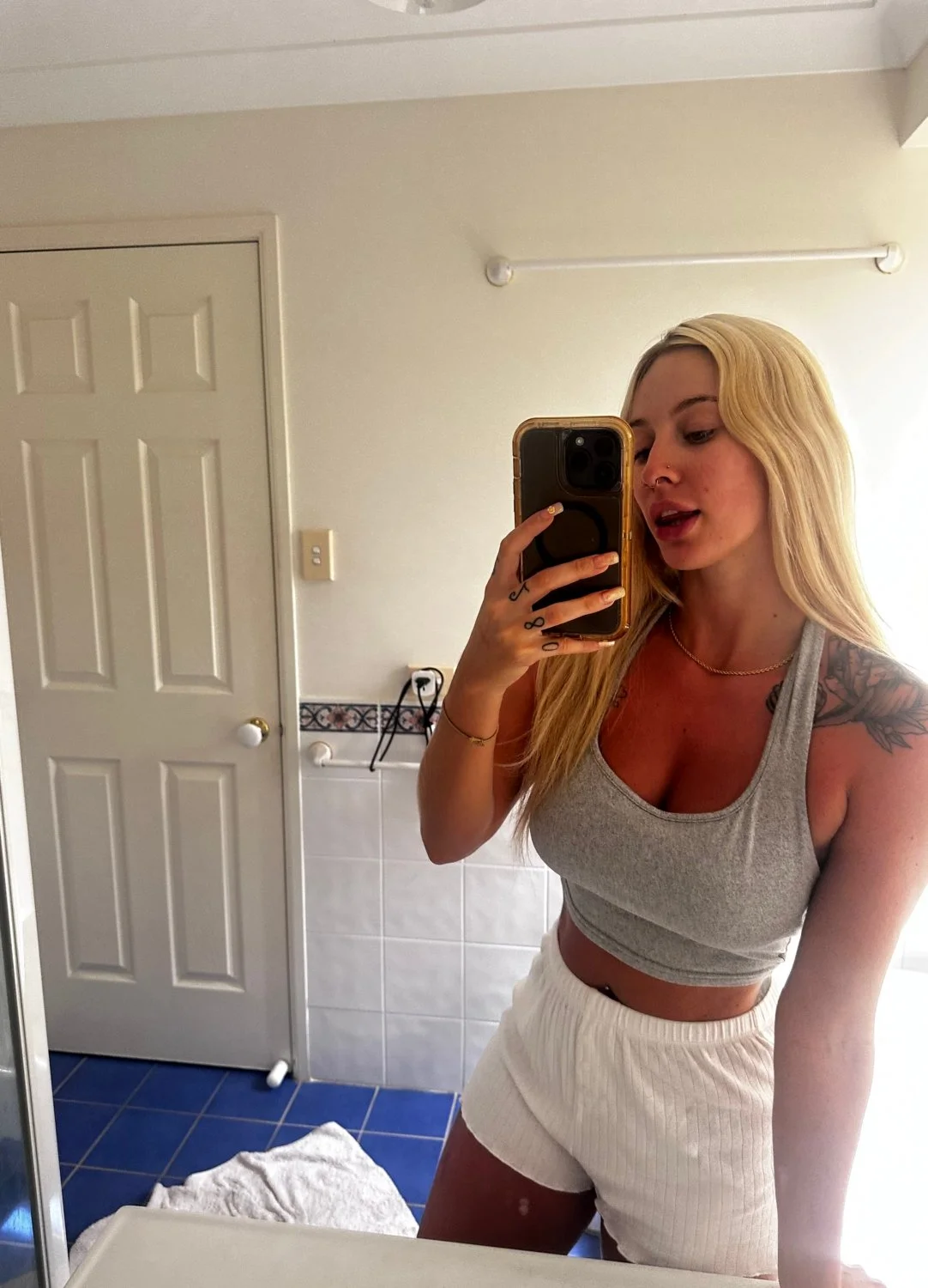 Just a blonde girl that loves to get naughty main image