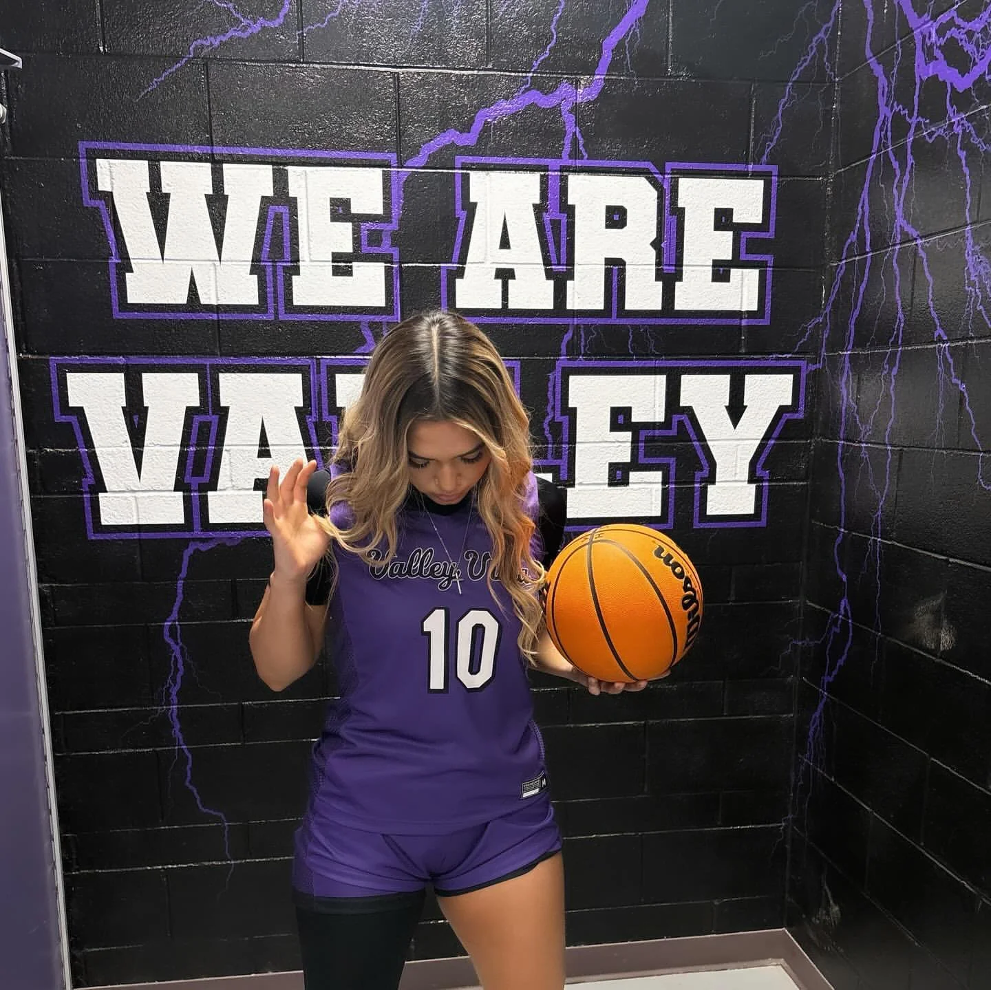 Big booty Latina Basketball baddie built for BBC image 8