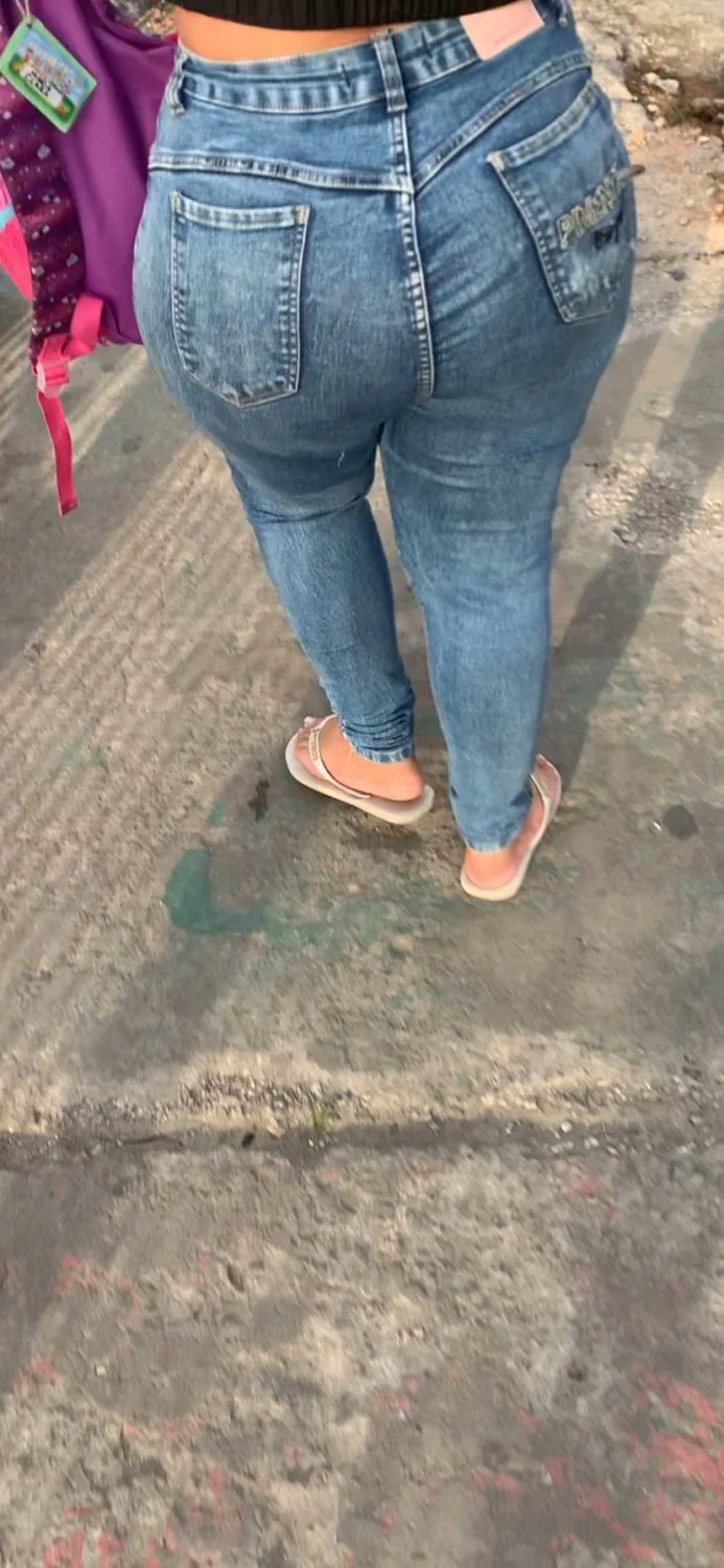 Ofereceu 50$ pra Bunduda deixar tira foto do Rabao dela e ela deixou image 4