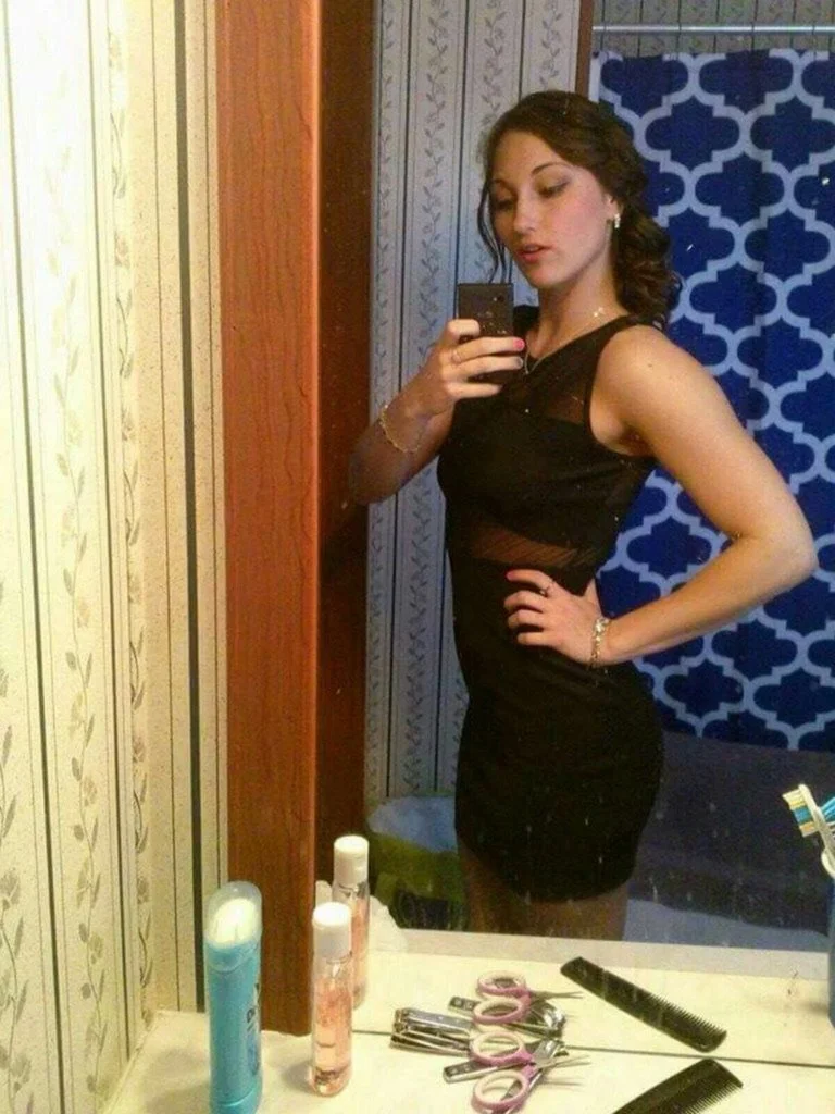 Brunette teen slut loves to get naked image 15