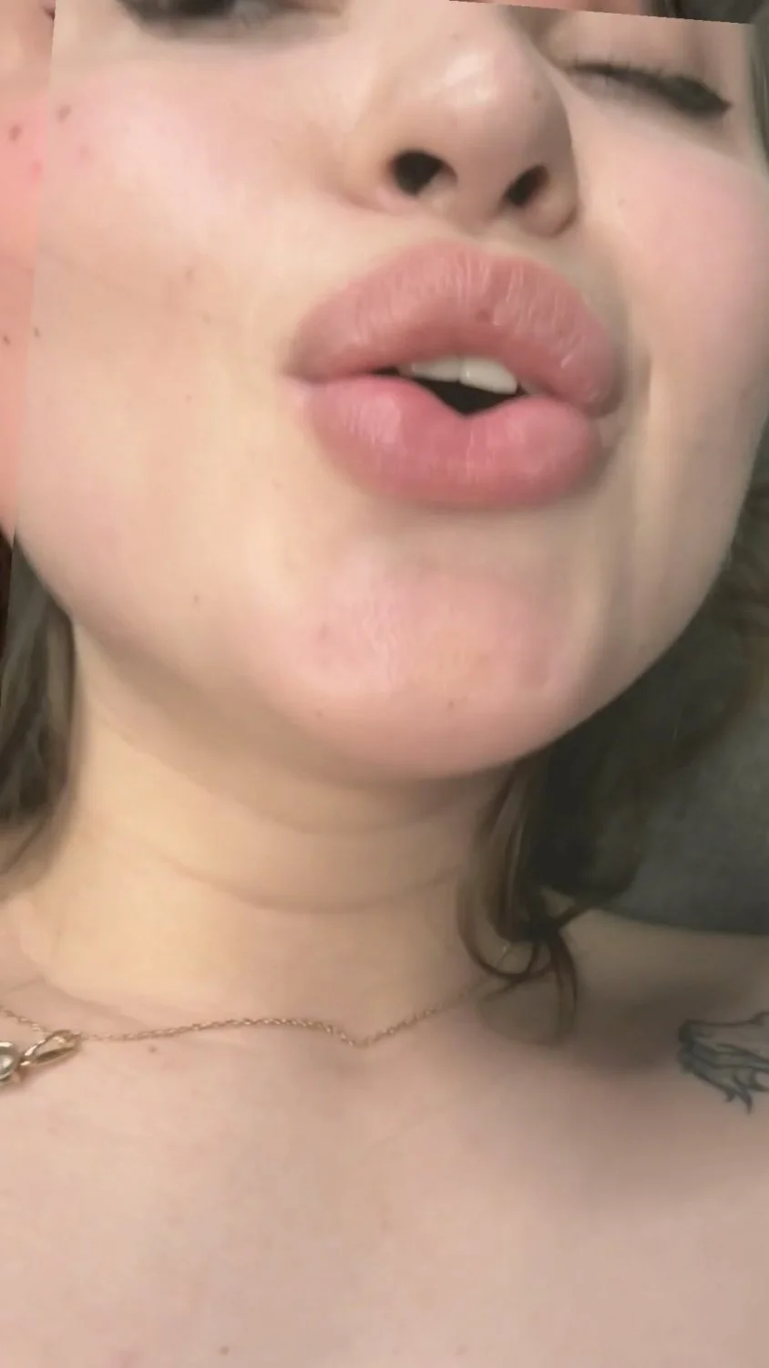 🔞 Sexy small tits nude pussy licking naked wet pussy 🍑💦 OF now image 2