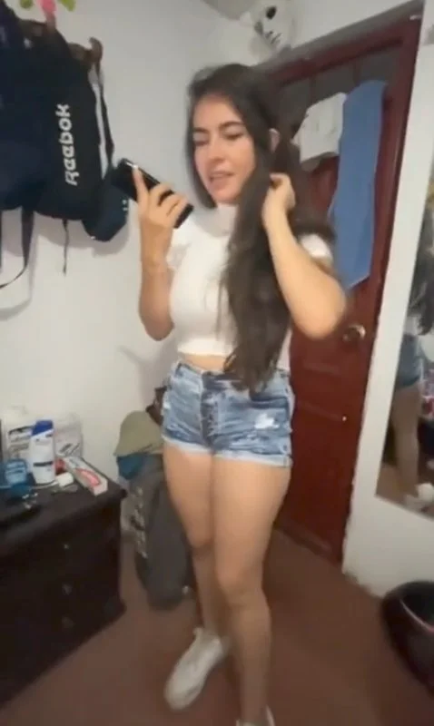 Novia trolita Argentina culona hermosa tetona cojiendo con su amigo por el culo anal image 5