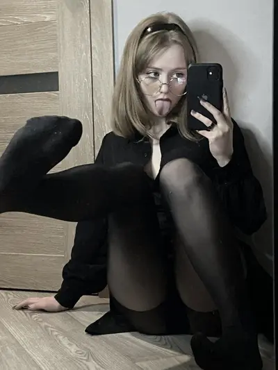 Cute girl delicious pantyhose feet cover image
