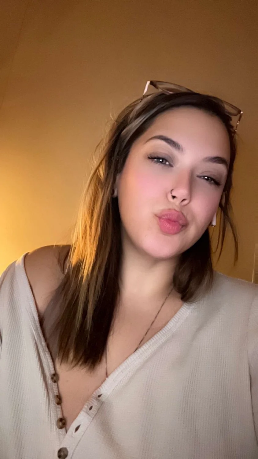 Leaked slut image 4