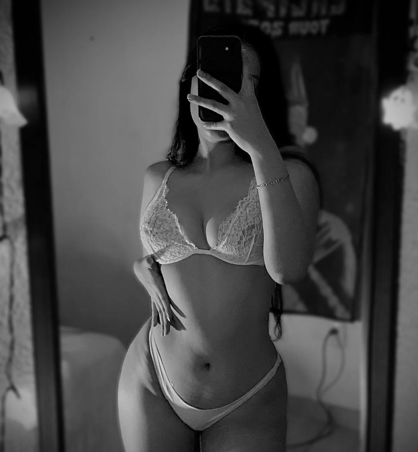 Cant stop gooning to my hot Mexican cousin image 2
