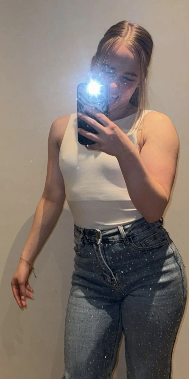 Skinny bitch quinty. Please comment image 3