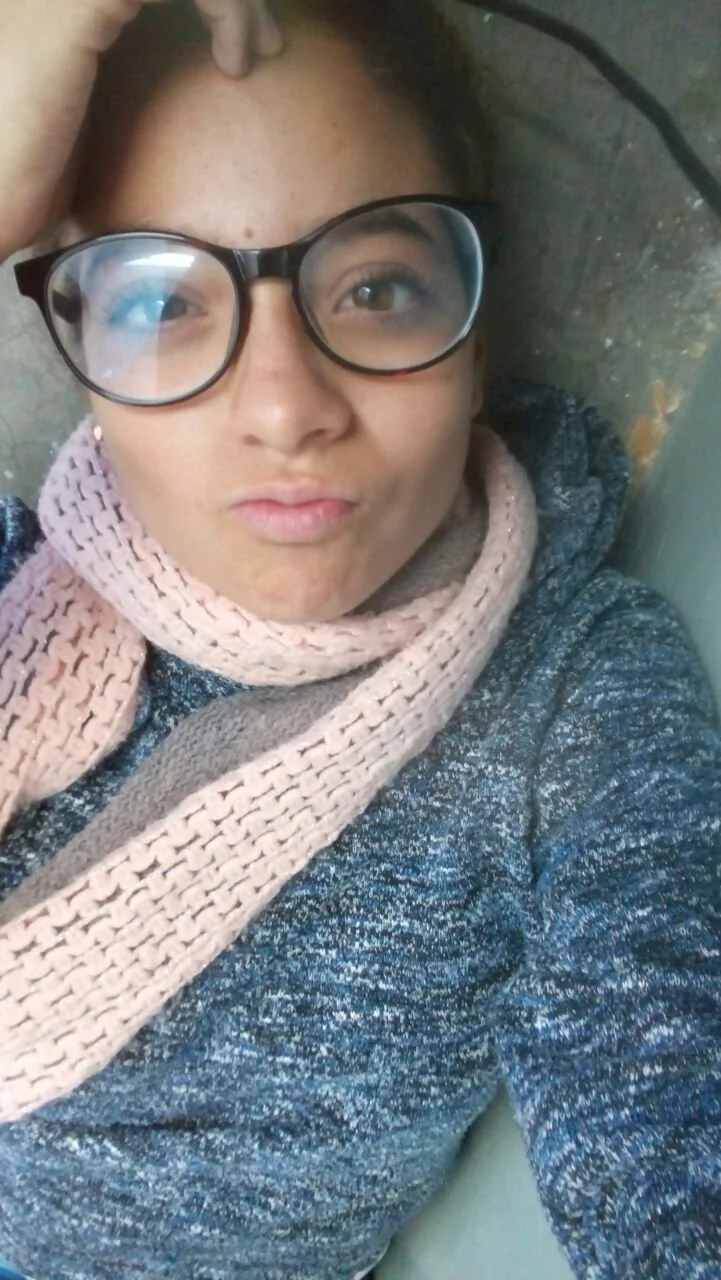 Mi prima toda una zorrita image 3