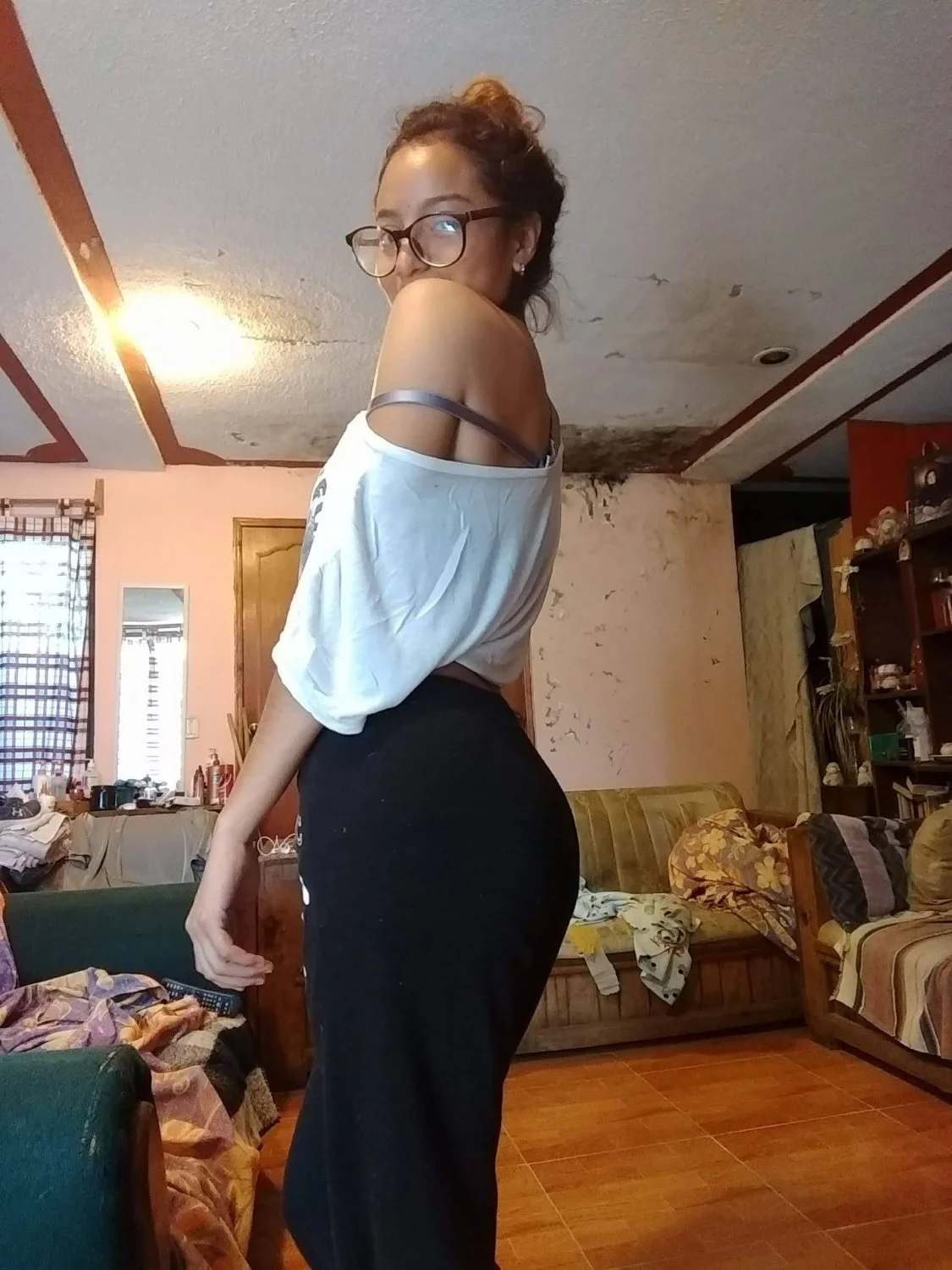 Mi prima toda una zorrita image 31