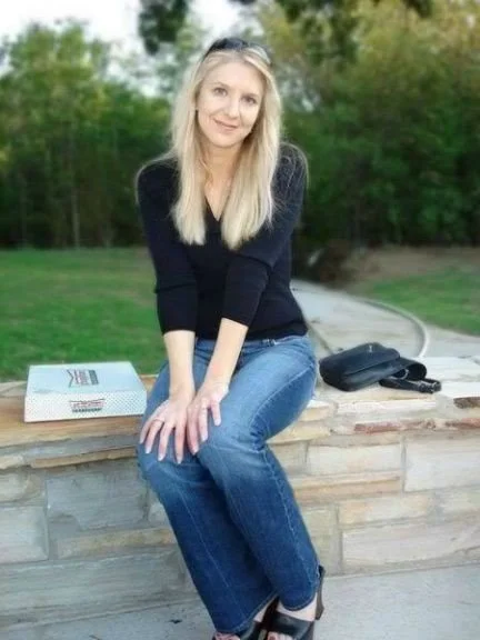 Fit MILF Sally image 10