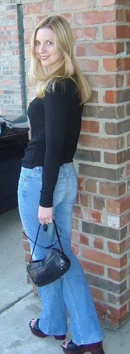 Fit MILF Sally image 25