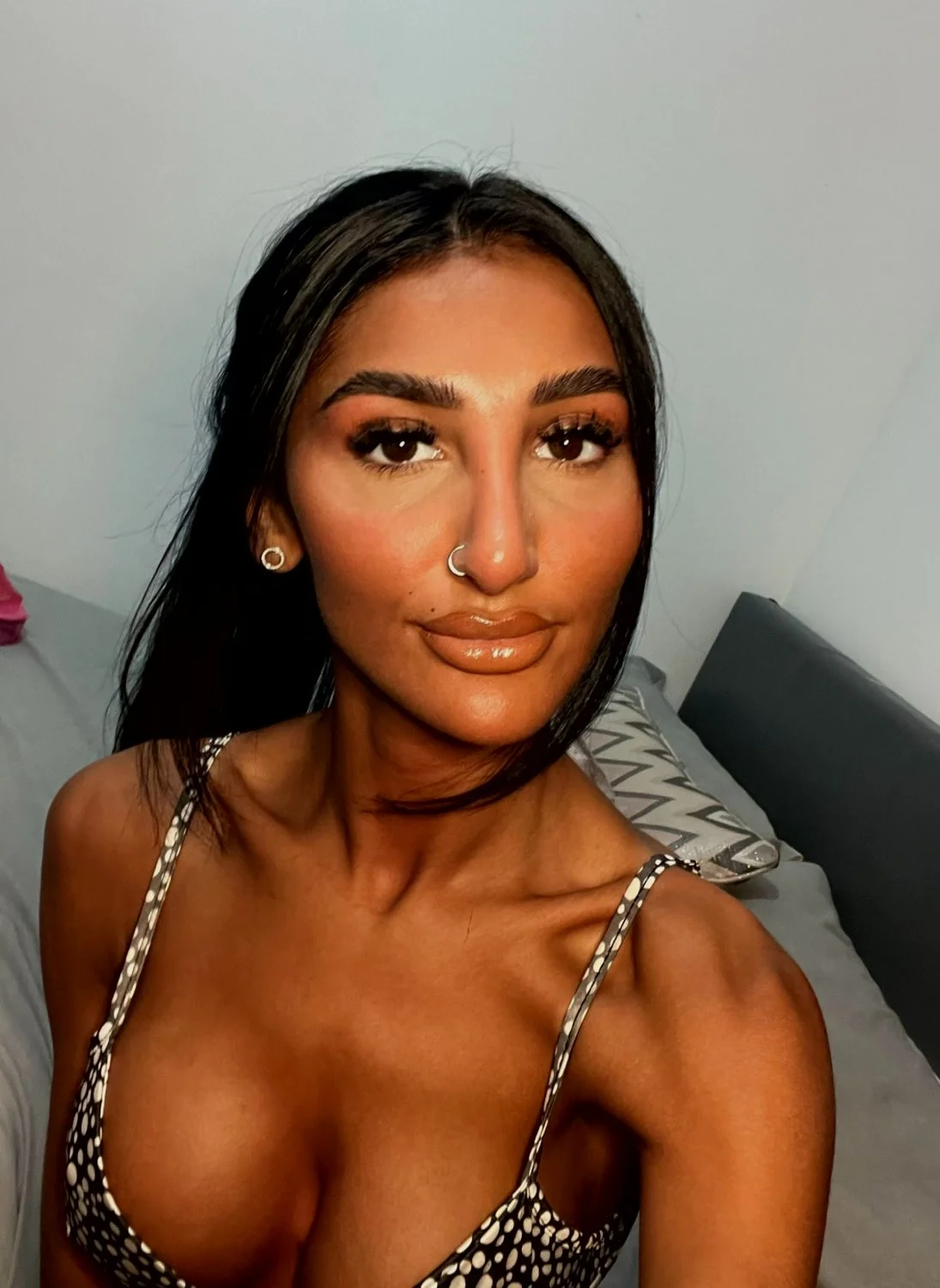 I need a tongue and a mouth to feed this busty slut image 2