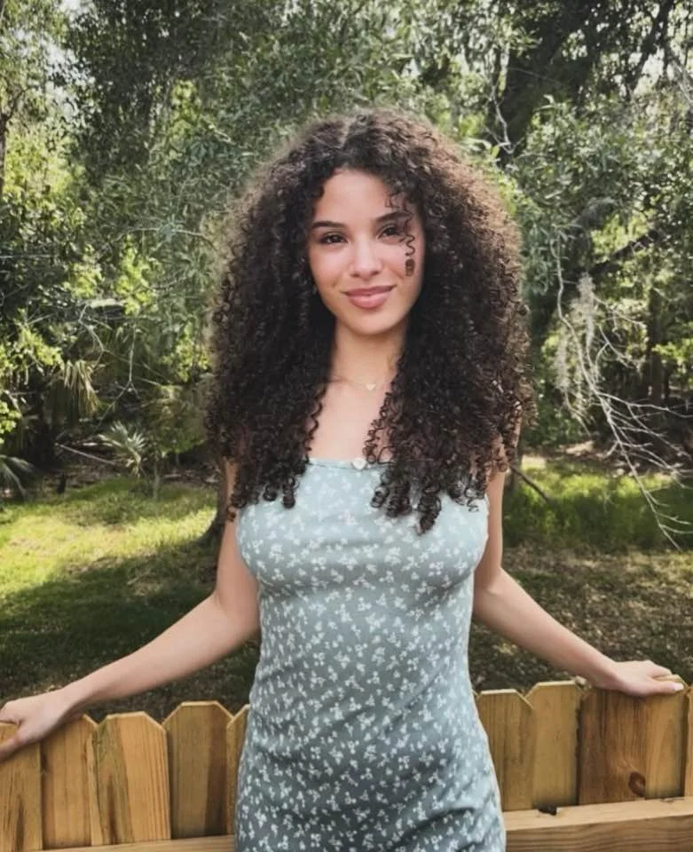 Novinha putinha morena magrinha baixa renda gostosa safada vazada no amador boqueteira ninfeta puta image 2