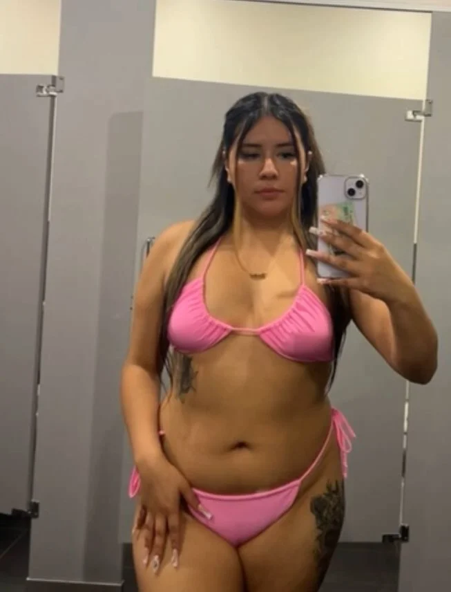 Sexy latina image 3