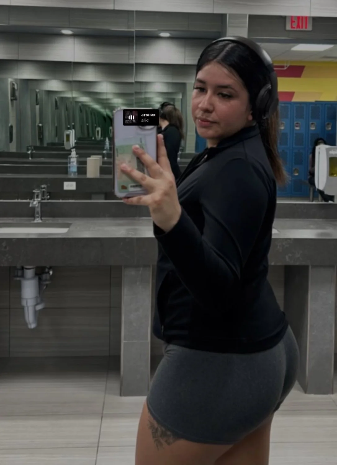 Sexy latina image 5