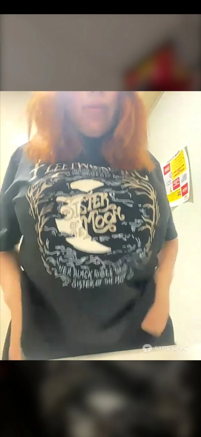 Chica del Oxxo enseñando tetas y panocha parte 2 image 8