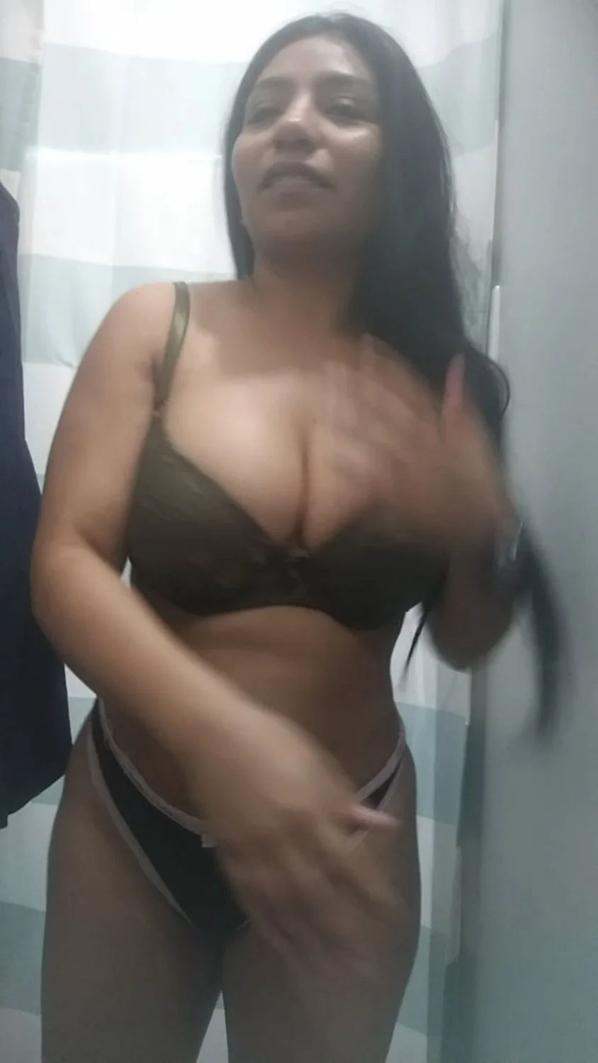 Peruvian 🇵🇪 aunt showing off body in the fitting room. Taken from her phone image 5