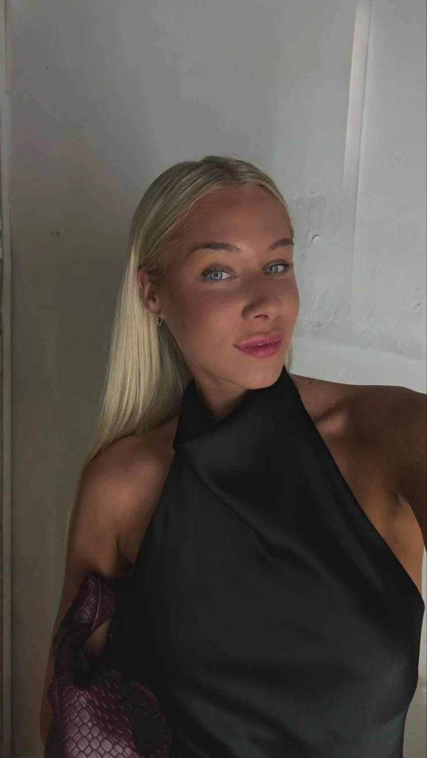 Sexy fit blonde leaked image 3