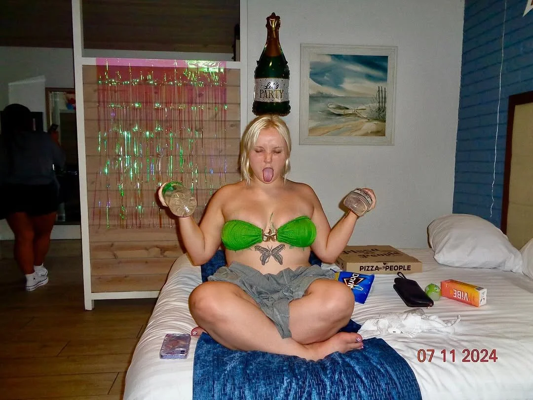 Blonde hot gym slut image 3