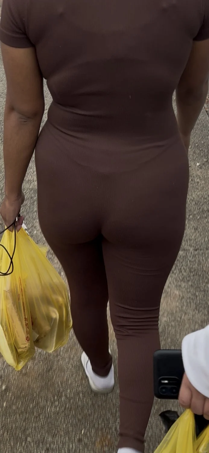 Flagra novinha rabuda com a calcinha marcando 🤤 image 10