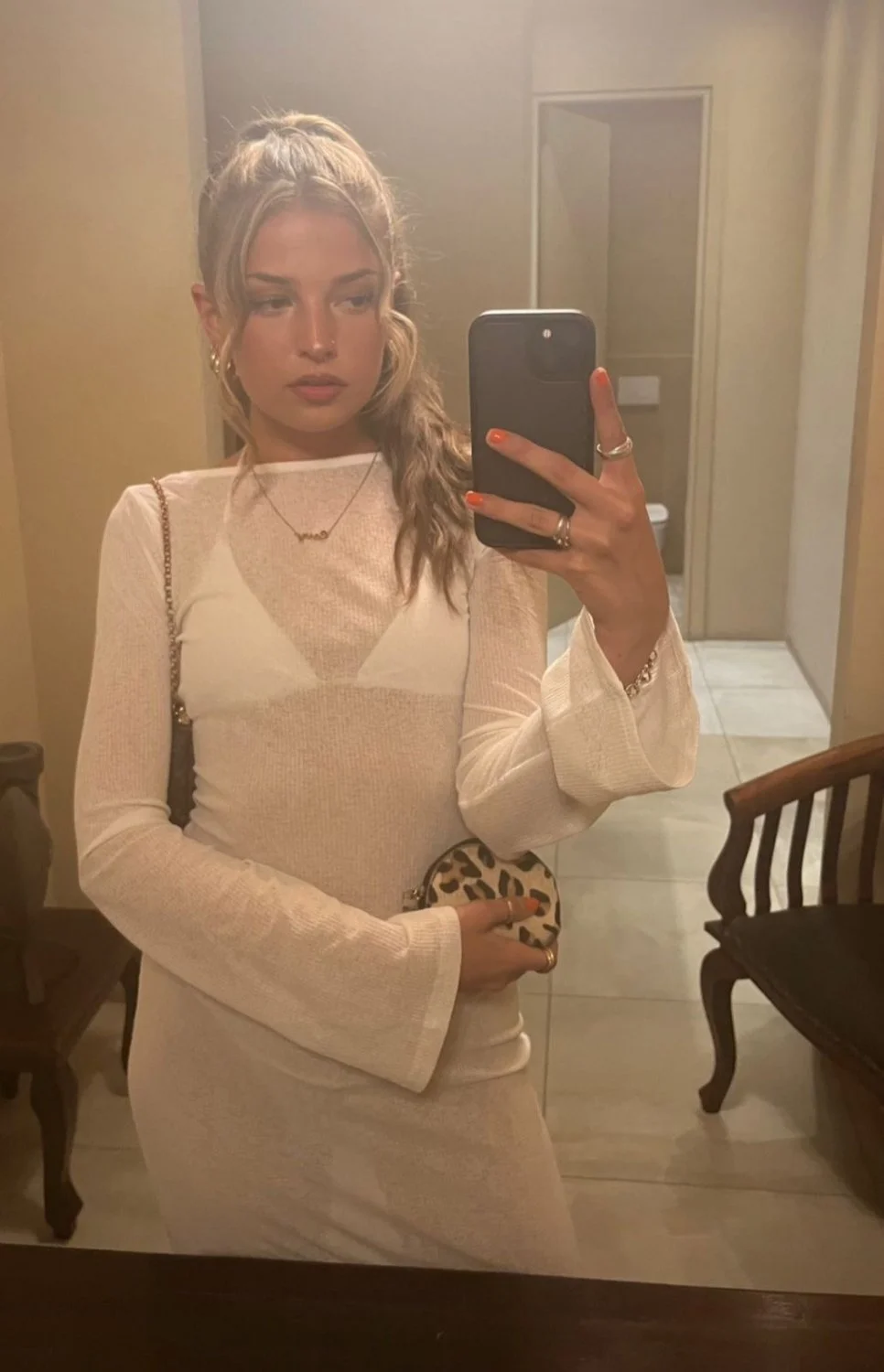 Rich College Girl Gets Her Pussy Stretched main image