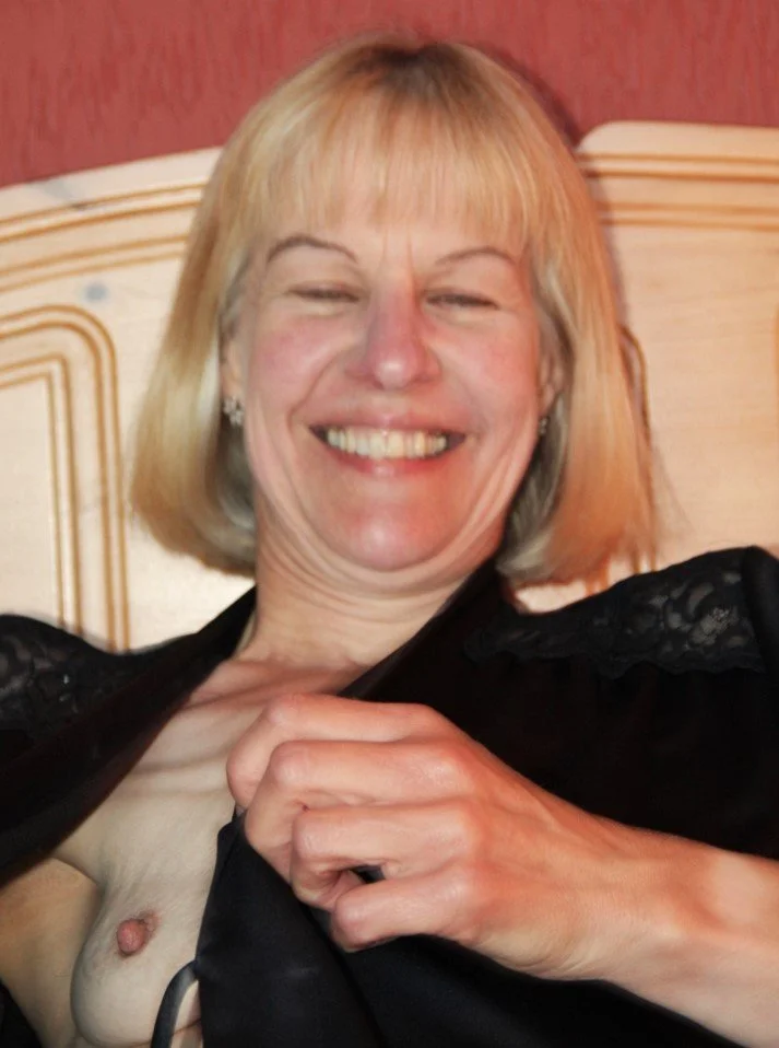 Caroline UK Hot Milf pt4 image 15