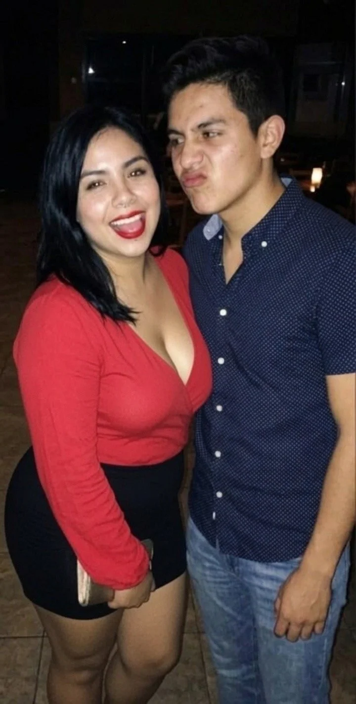 Secretaria mexicana tetona dejando que usen su culo main image