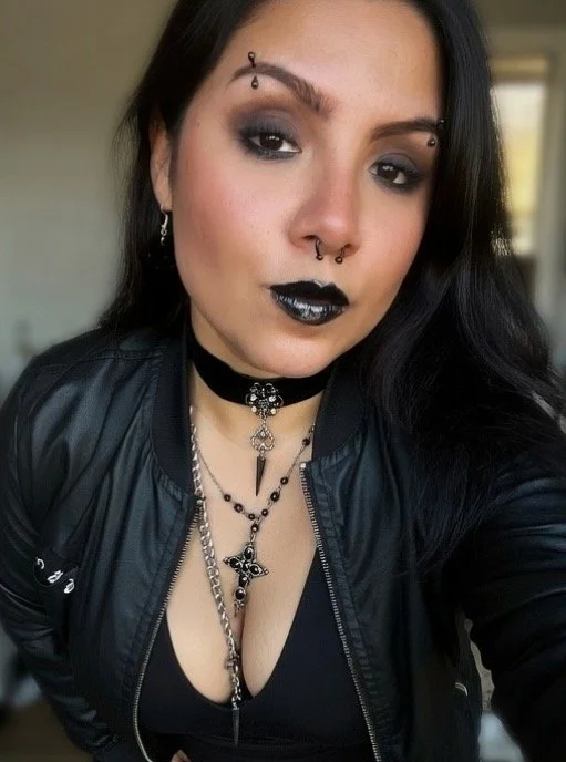Secretaria mexicana tetona dejando que usen su culo image 2