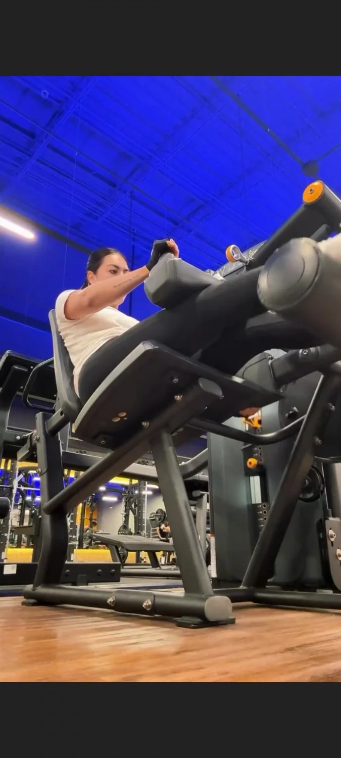 Girl puta del gym sexy y hermosa image 10