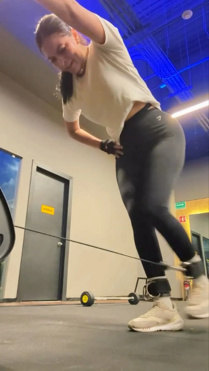 Girl puta del gym sexy y hermosa image 12