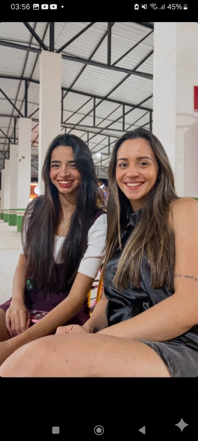 Linda garota magra e com seios fartos image 16