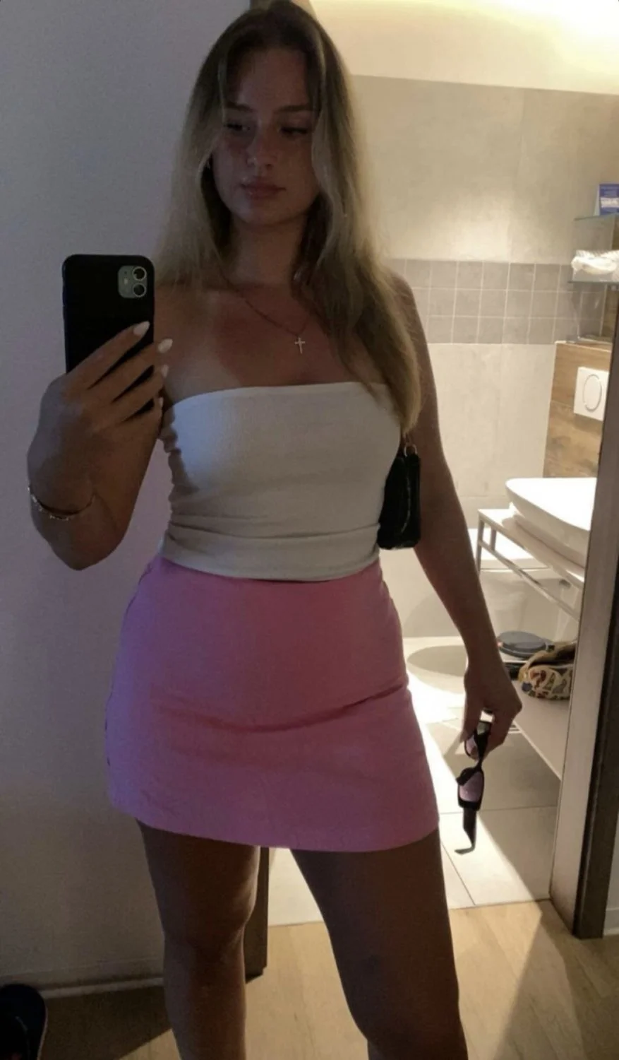 Stunning German teen slut Anna image 7