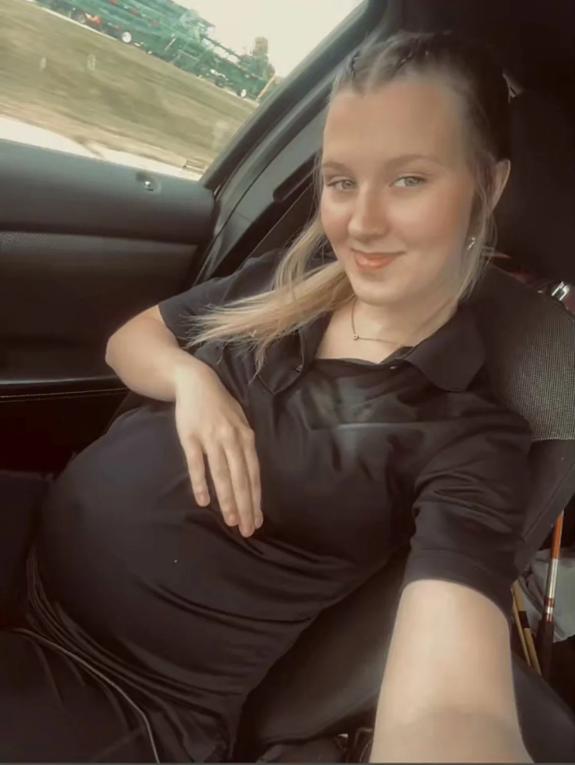 Pregnant Moore the Whore Part 4 image 2