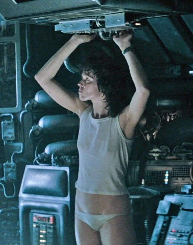 Who love sigourney weaver dm me image 15