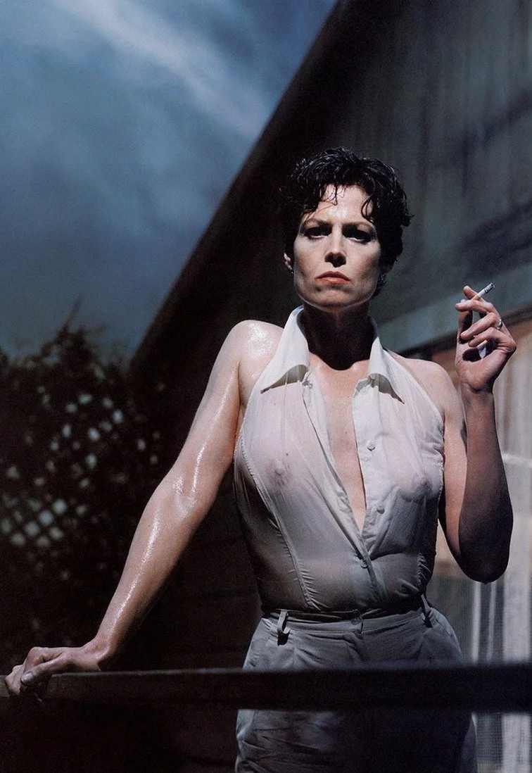 Who love sigourney weaver dm me image 16