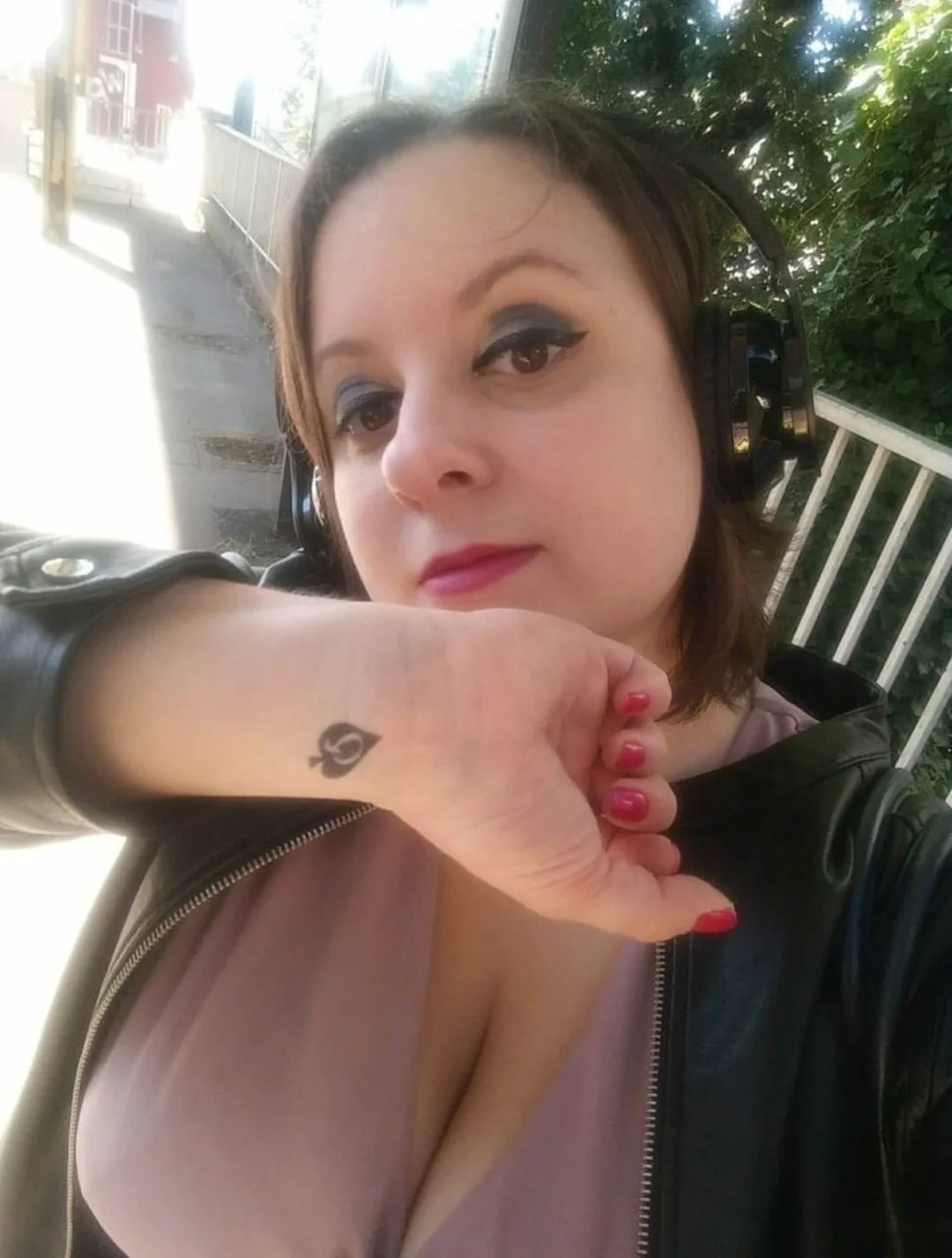 Fat Sow Hotwife image 12