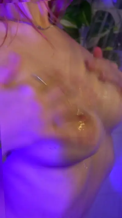 🔞 stunning sexy body nude slut riding cock dripping 😈💦 See OF cover image