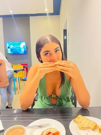 Putinha Morena Safada Lanchou e Depois Foi Foder Amador cover image