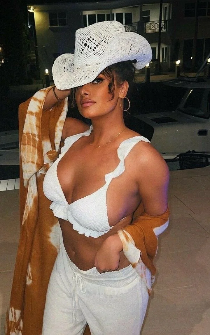 Joy Taylor ⛱️ image 20