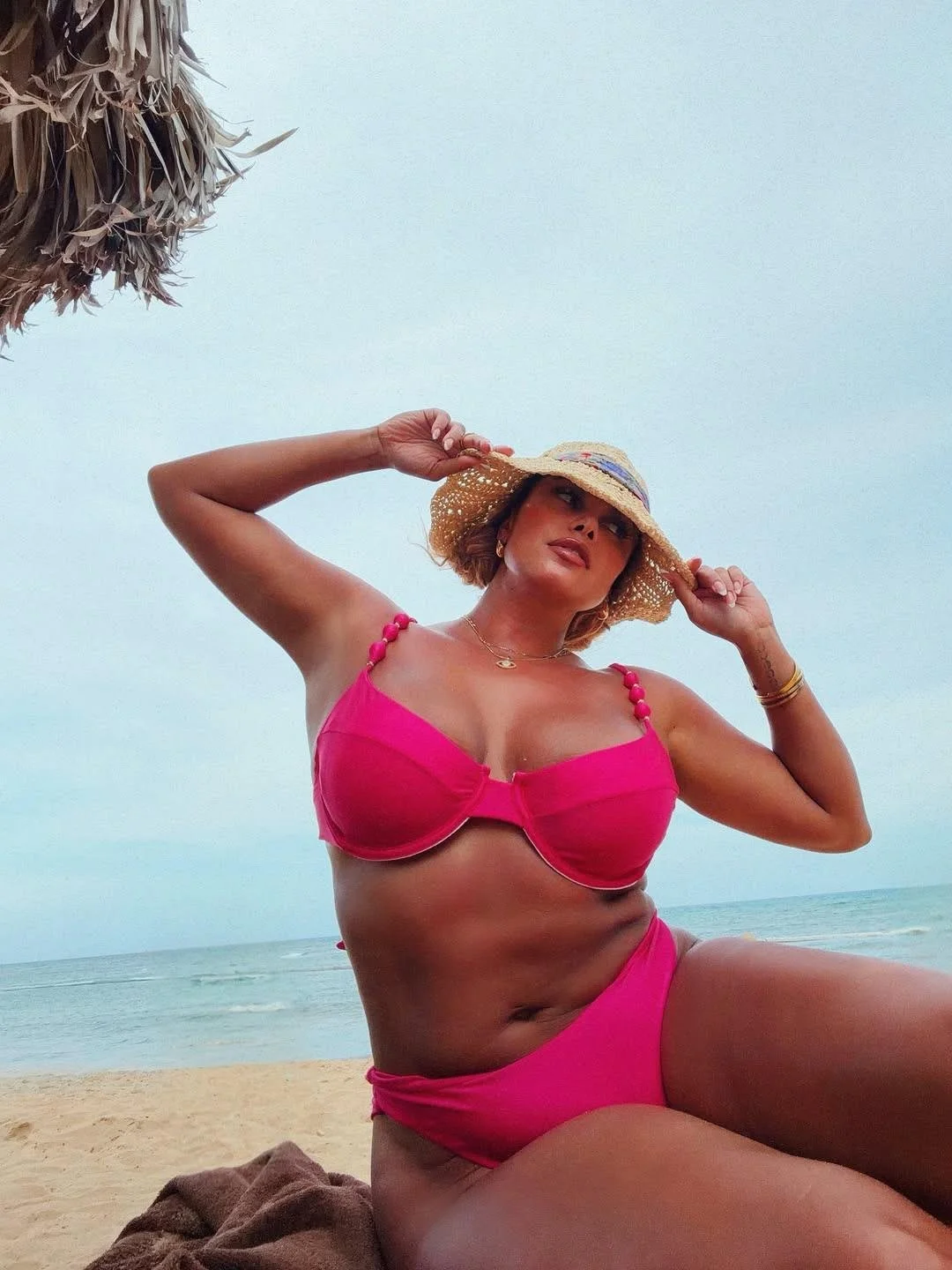 Joy Taylor ⛱️ image 7