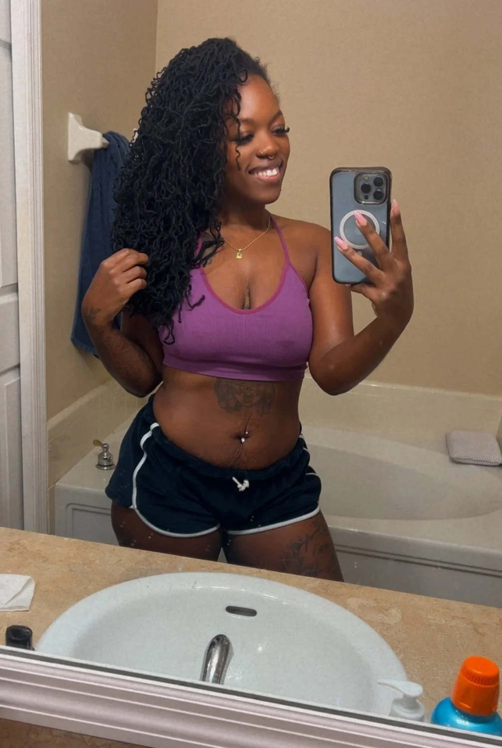Gorgeous85 image 6
